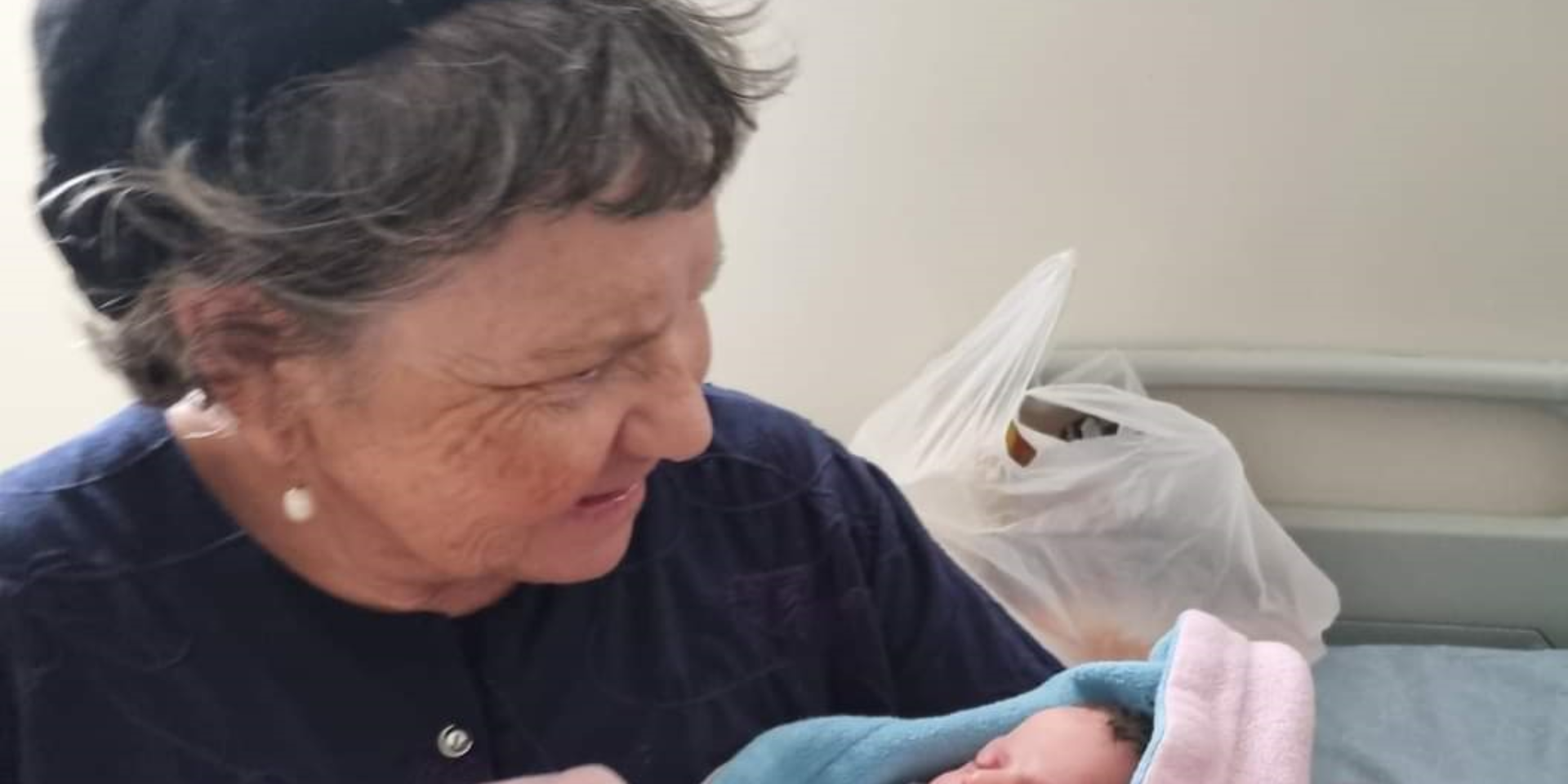 מרסל טליה ז"ל עם הנכד החדש , באדיבות המשפחה