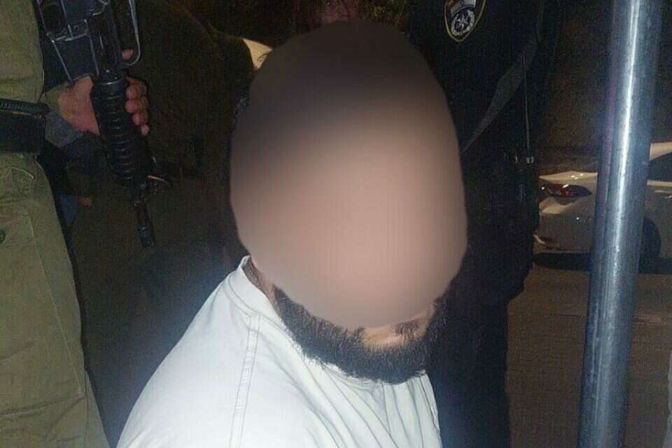 החשוד שנתפס סמוך לבית כנסת עם סכין , דוברות המשטרה