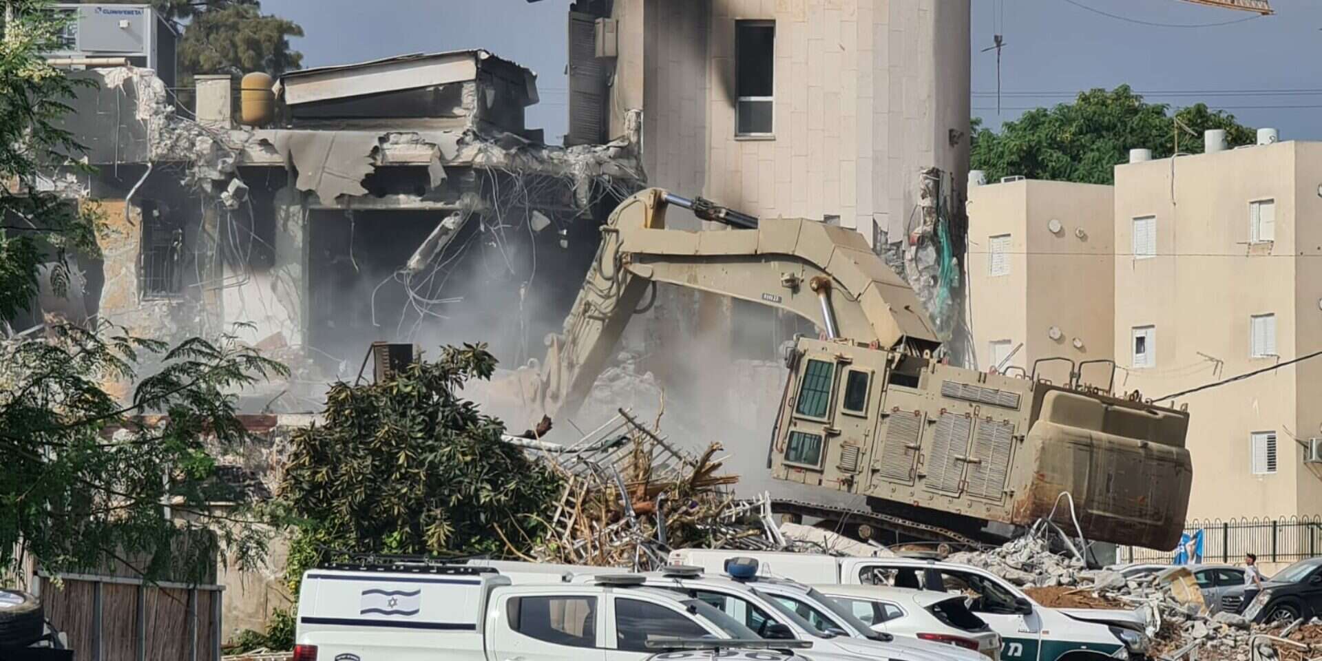 הורסים את תחנת המשטרה בשדרות (ארכיון) , שמואל בוכריס