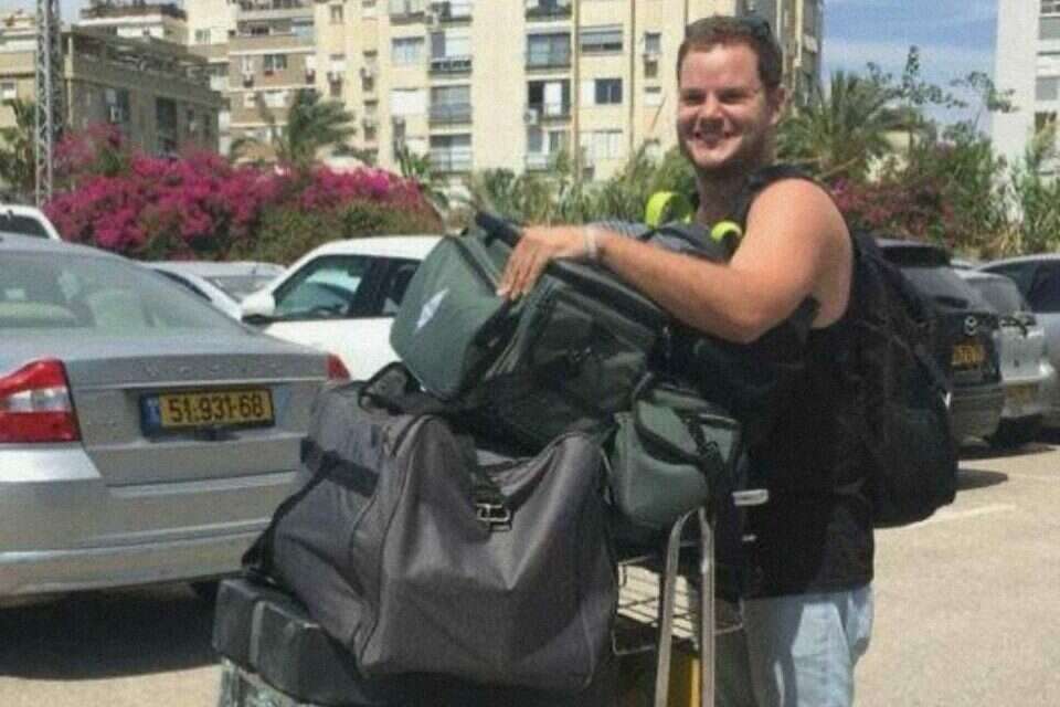 מקורבנות המלחמה: אביב ברעם, המפיק המוזיקלי של עברי לידר וחנן בן ארי , רשתות