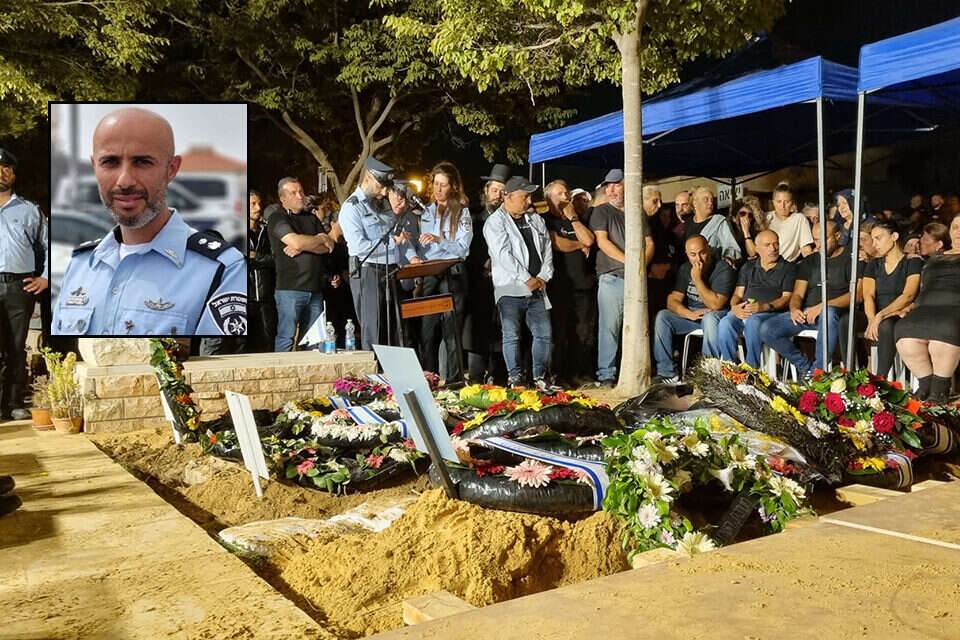 הלוויתו של סנ"צ ג'י אר דוידוב ז"ל, מפקד תחנת רהט , ללא
