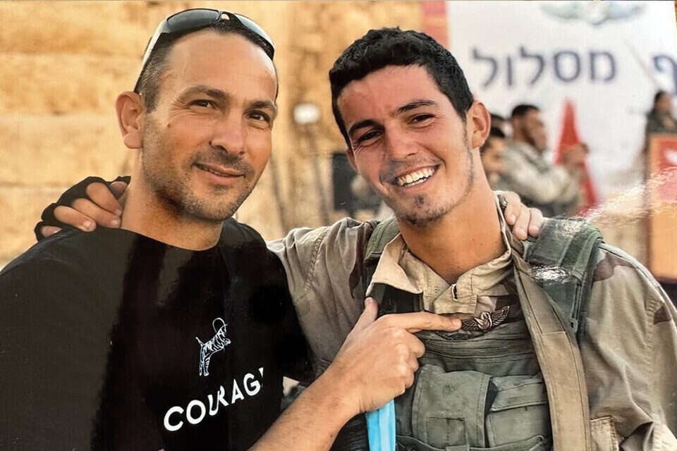 יפתח יעבץ ז"ל יחד עם אביו , ללא