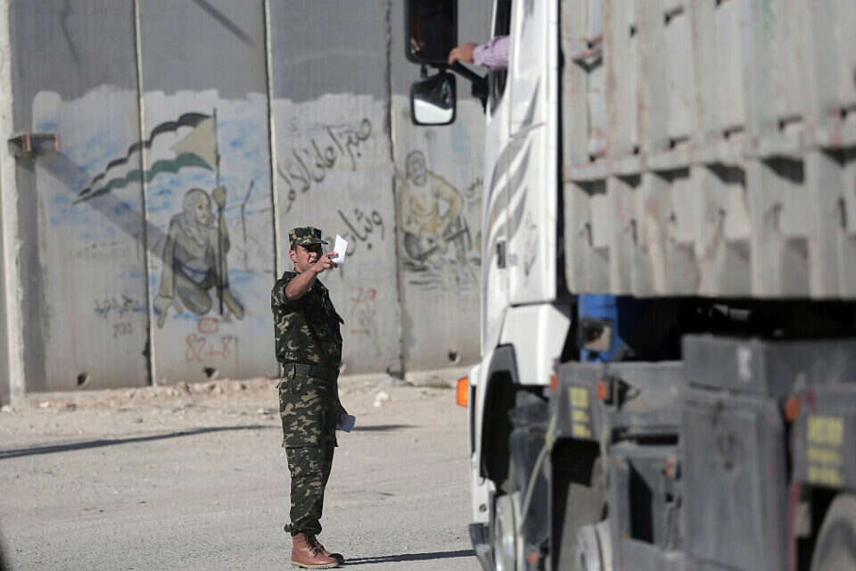 מעבר רפיח (ארכיון) , איי.פי