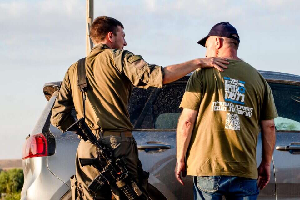 חייל ואזרח בעת מלחמת "חרבות ברזל". רק ביחד ננצח , שירן רוקבן