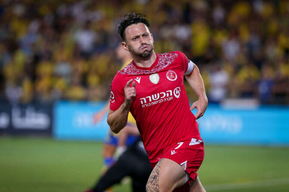 עומרי אלטמן. ביקר וחטף , עמי שומן