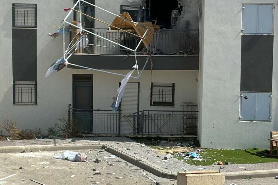 פגיעה בבית , שמואל בוכריס