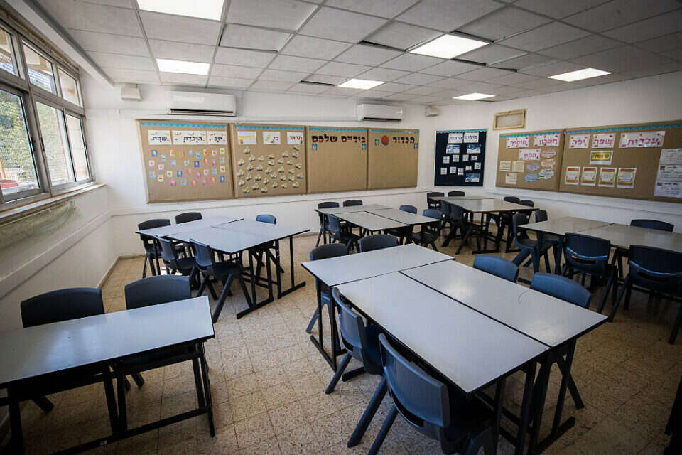 בתי הספר נותרו ריקים מעל שבועיים. (אילוסטרציה) , אורן בן חקון