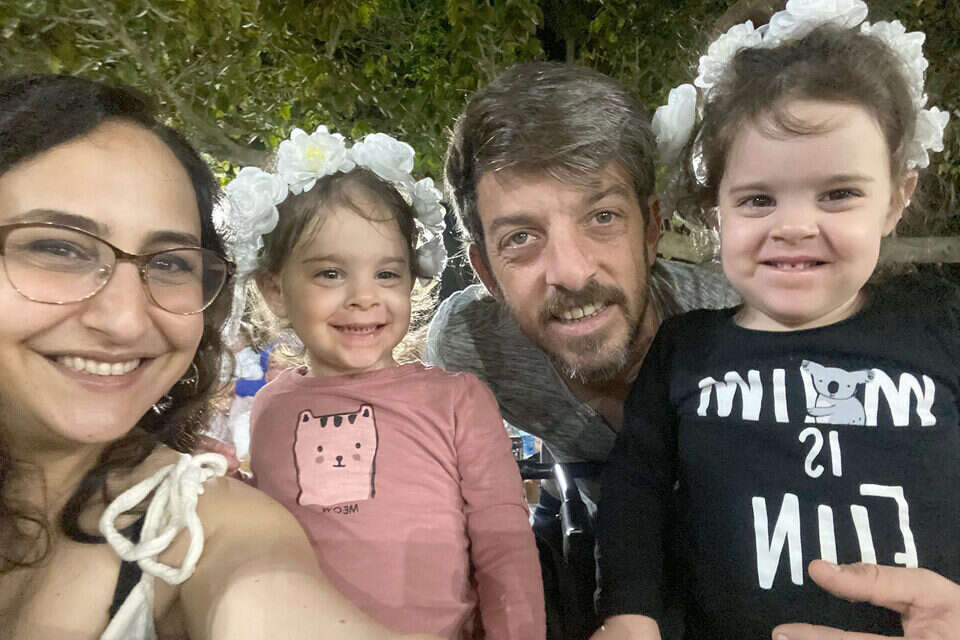 שרון, דוד והתאומות אמה ויולי שנחטפו לרצועת עזה