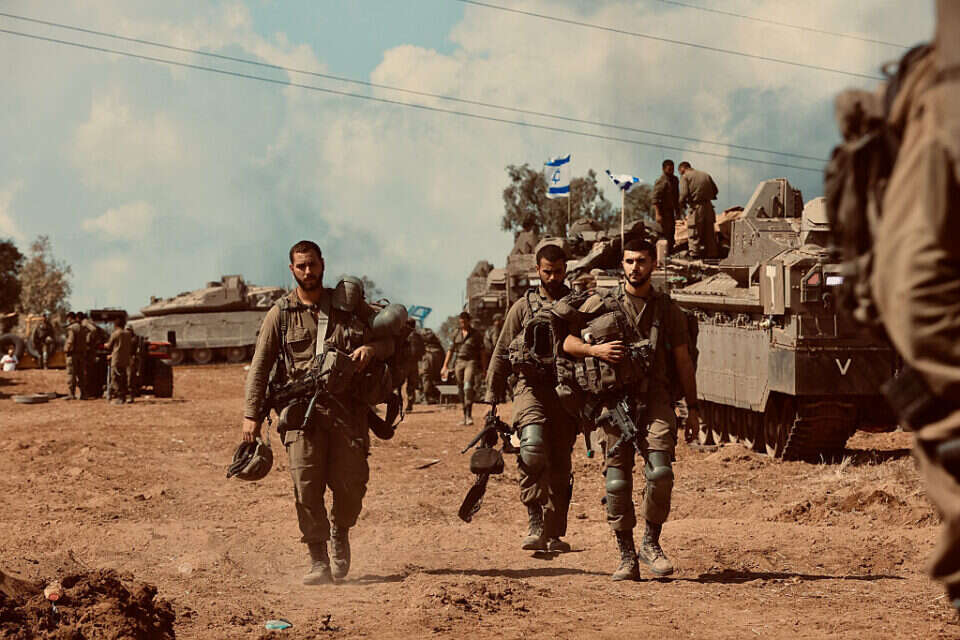 חיילי צה"ל מתכוננים לכניסה קרקעית בעזה