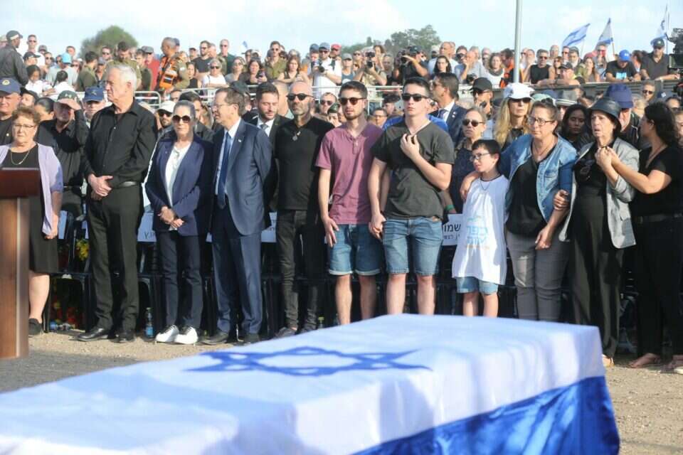 הלווייתו של אופיר ליבשטיין, ראש מועצת שער הנגב ,