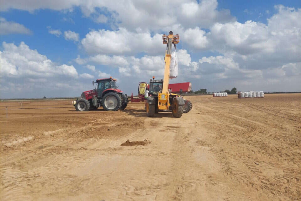 עבודות חקלאיות בעוטף עזה (ארכיון) , שמואל בוכריס