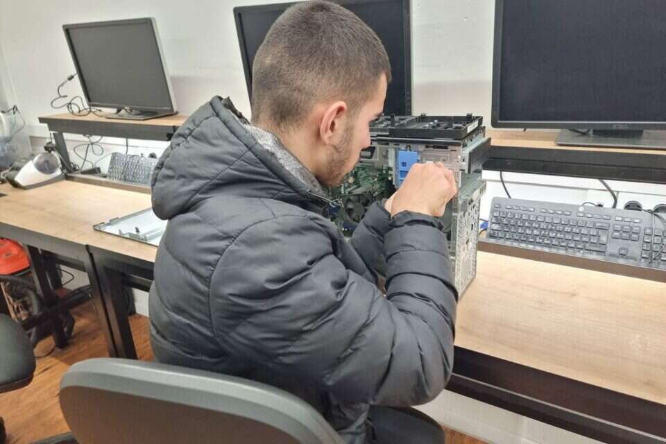 מעבדת המחשבים של עמותת מחשבה טובה , באדיבות העמותה