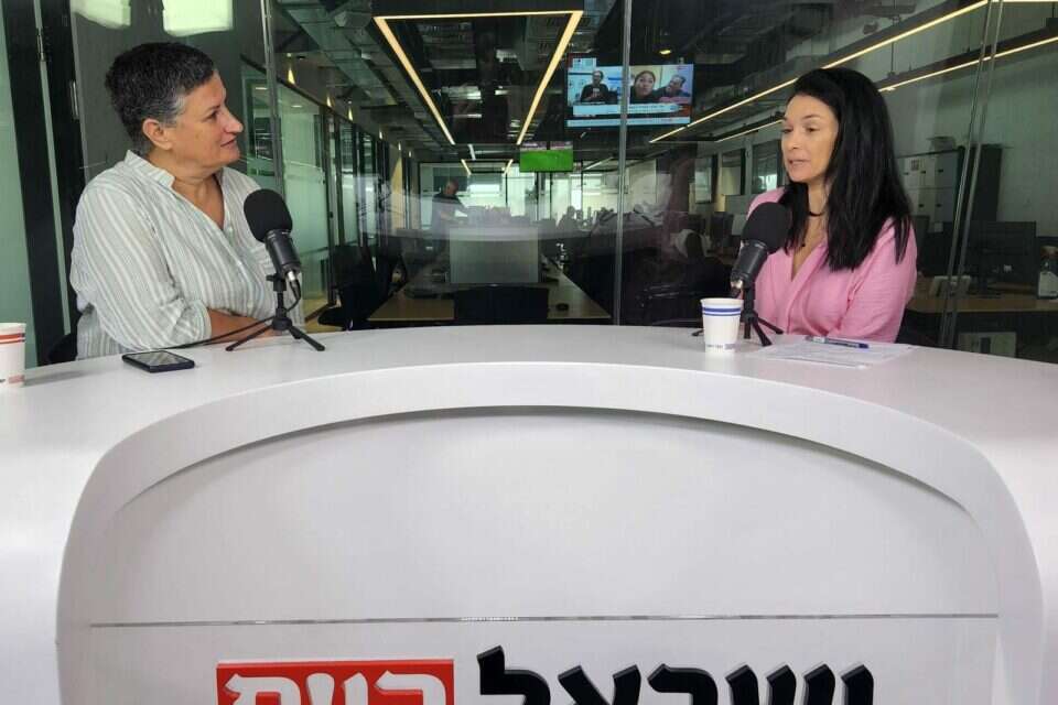 שיר זיו ואירית צביאלי אפרת מנכ״לית , מערכת ישראל היום