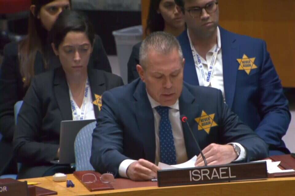 גלעד ארדן עונד טלאי צהוב בדיון של מועצת הביטחון של האו"ם , אתר האו"ם