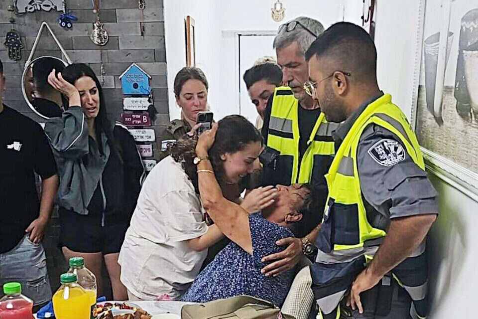 הלב מתרחב. החיילת אורי מגידיש בבית , ללא