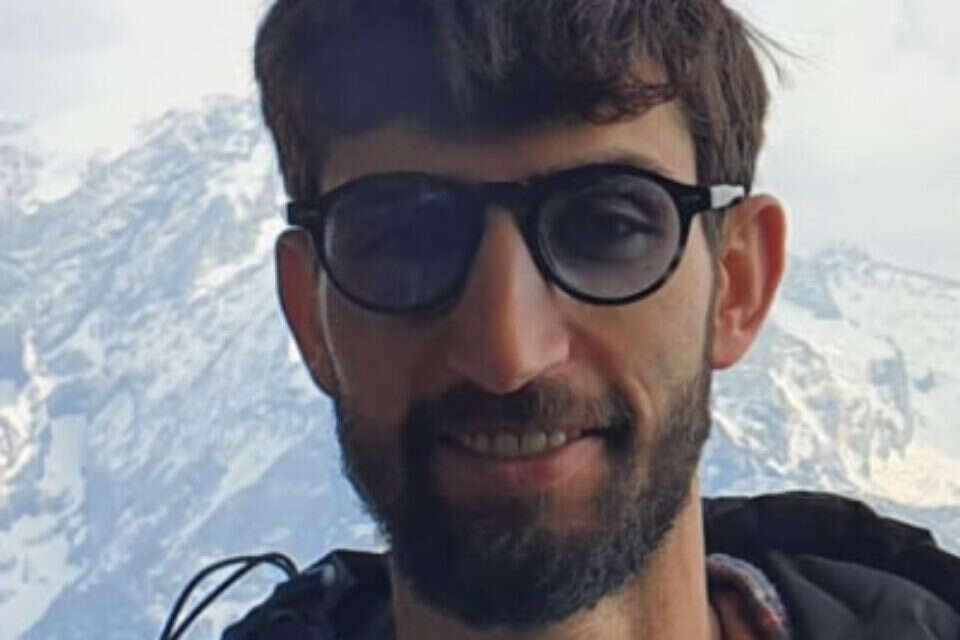 גיא אילוז ז"ל , ללא