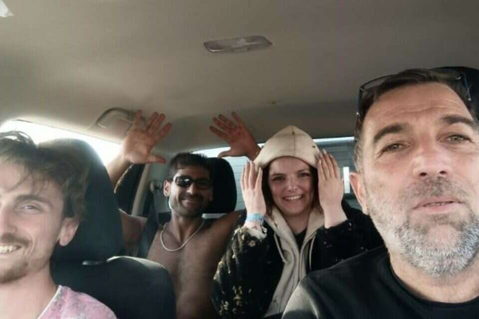 עוז דוידיאן והמחולצים מהמסיבה באחד מהסבבים