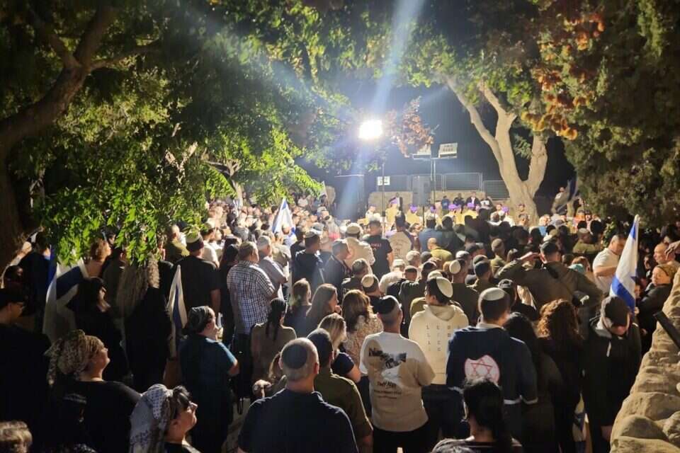 ההלוויה של הלל בדימונה , דן בונוידה