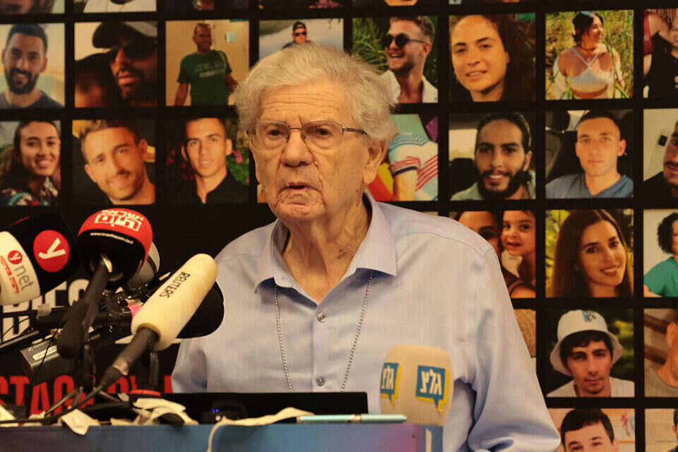 ייצג את ישראל בהאג, פרופ' אהרן ברק, נשיא בית המשפט העליון בדימוס , קוקו