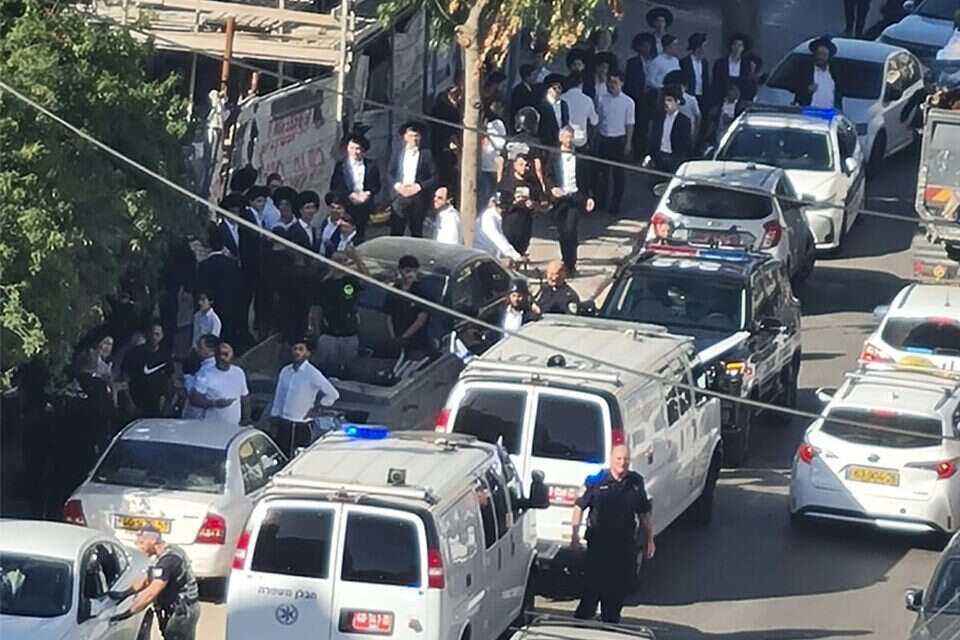כוחות משטרה בבני ברק , ללא קרדיט