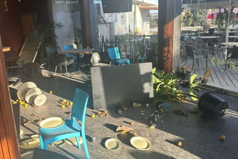 העסק שנהרס , כיתת כוננות יד מרדכי