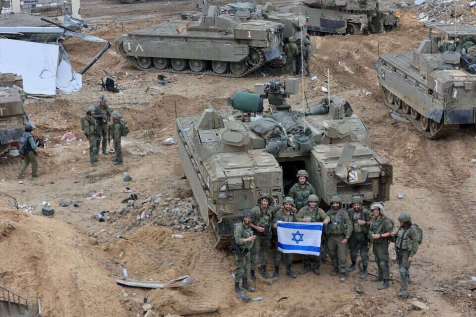 לוחמי גולני עם דגל ישראל ברצועת עזה , אורן כהן