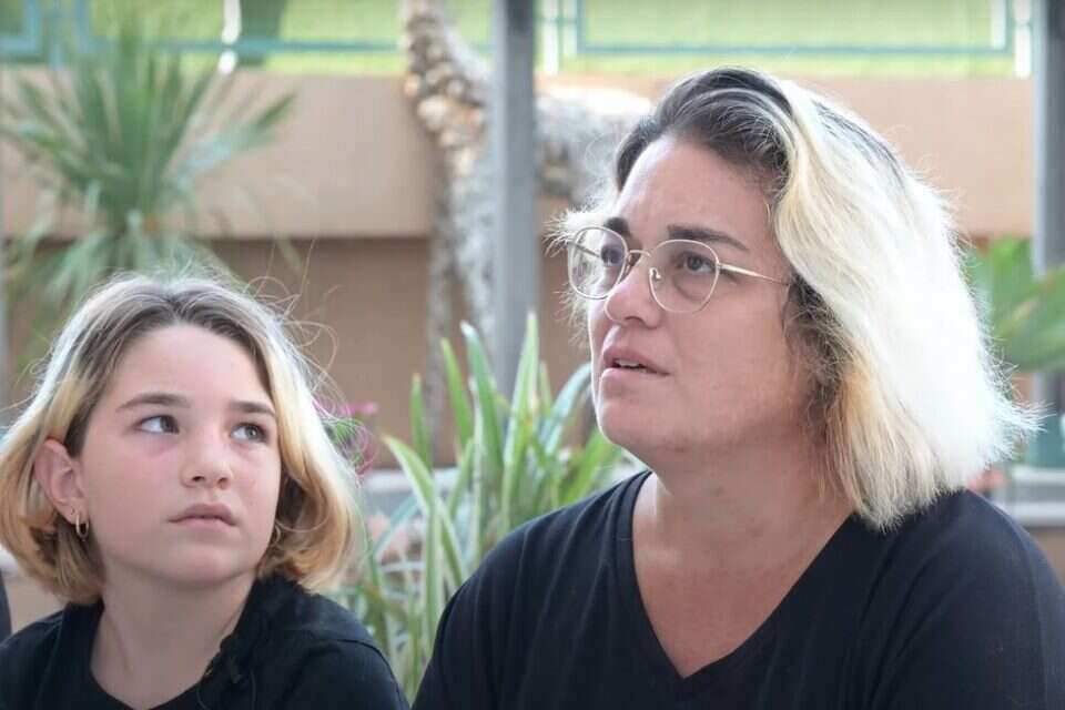 רונה ותום קפוסטיאנסקי, שורדי קיבו. רעים , שירלי פוקס / עדות 710