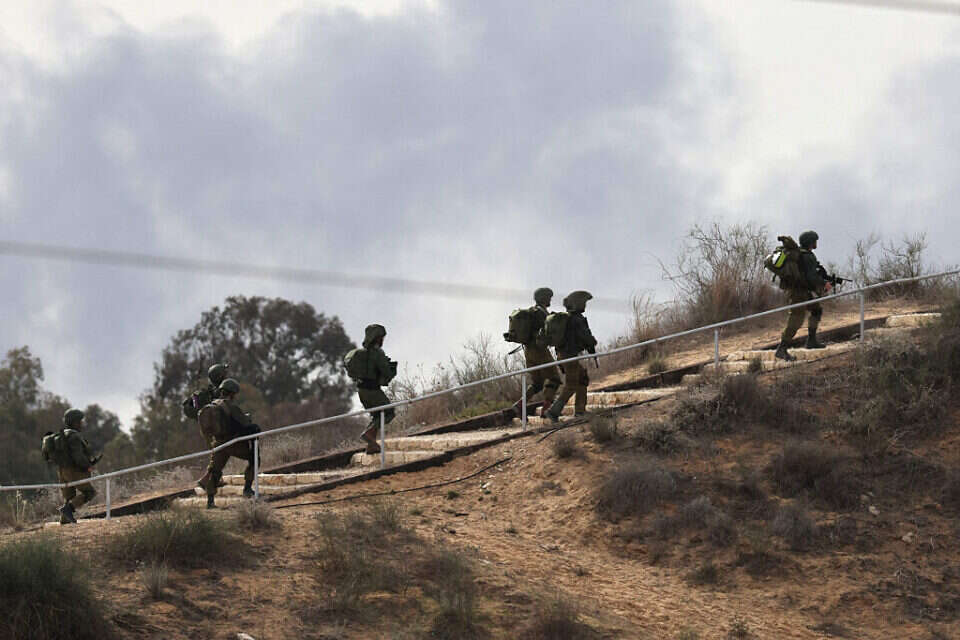 חיילי צה"ל מפטרלים על גבול עזה (ארכיון) , AFP