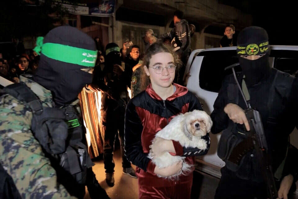 מיאה ליימברג וכלבתה בלה משתחררות משבי חמאס , רויטרס