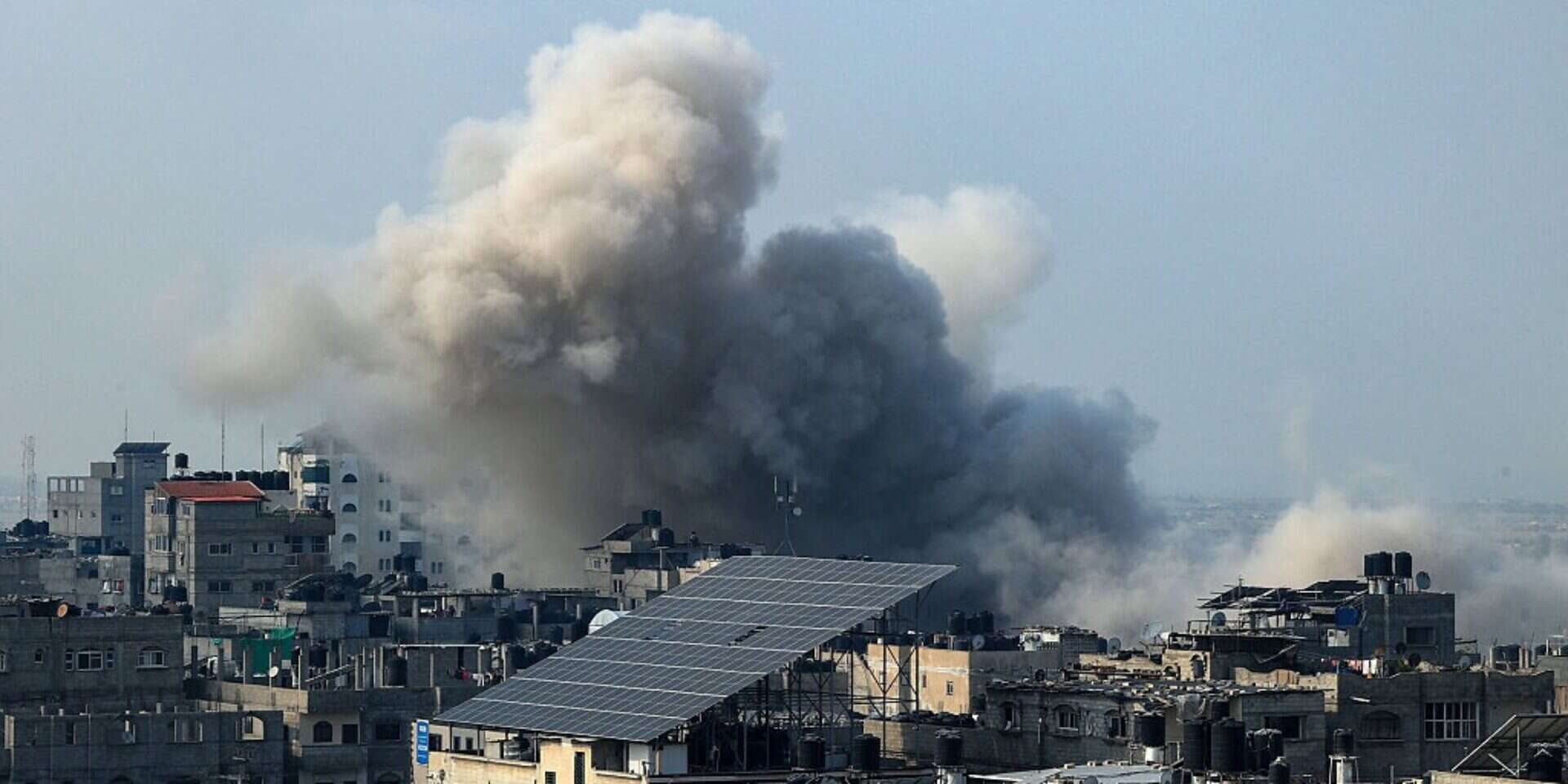 "כשראינו את המטוס הצבאי הראשון שעלה לאוויר, הסתכלנו זה לזה בעיניים והחלטנו שזה הזמן המתאים לזוז" , AFP