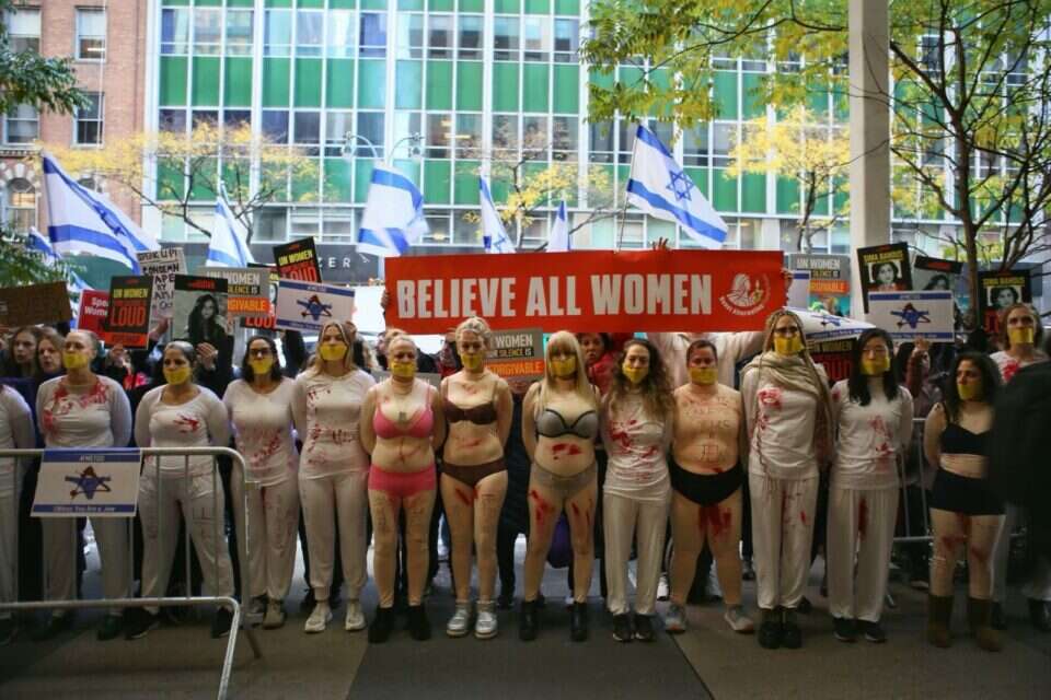 הפגנה נגד מטה האו"ם במחאה על שתיקת ארגון הנשים שלו , עומר קפלן ודנה גולן, באדיבות בונות אלטרנטיבה