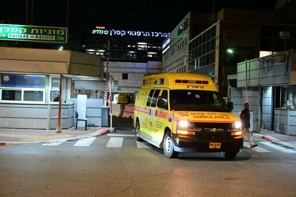 בית החולים קפלן ברחובות, הלילה , יוסי זליגר