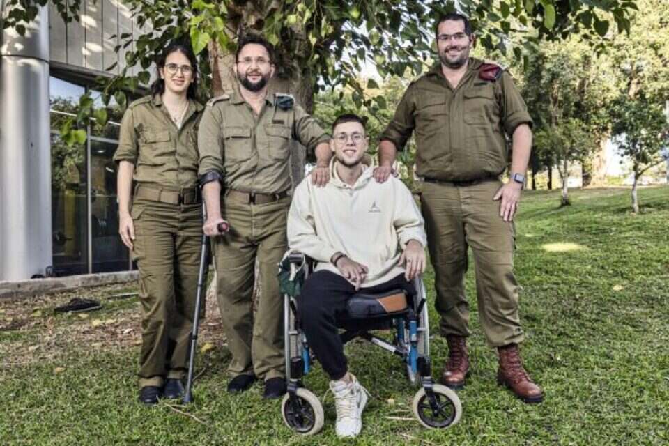 מימין לשמאל: אהרון קרוב, נועם בן שלוש, יריב לב ארי, ד"ר חן כץ־אבן , יהושוע יוסף