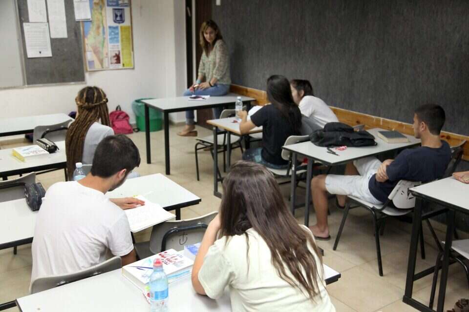 תלמידים בבית ספר בישראל (אילוסטרציה) , גדעון מרקוביץ