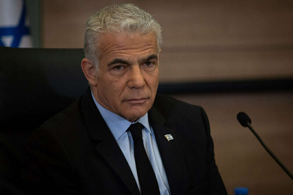 יאיר לפיד , אורן בן חקון