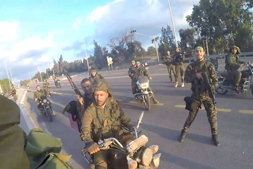 המחבלים בשבת השחורה , מתוך הסרטונים שבידי להב 433