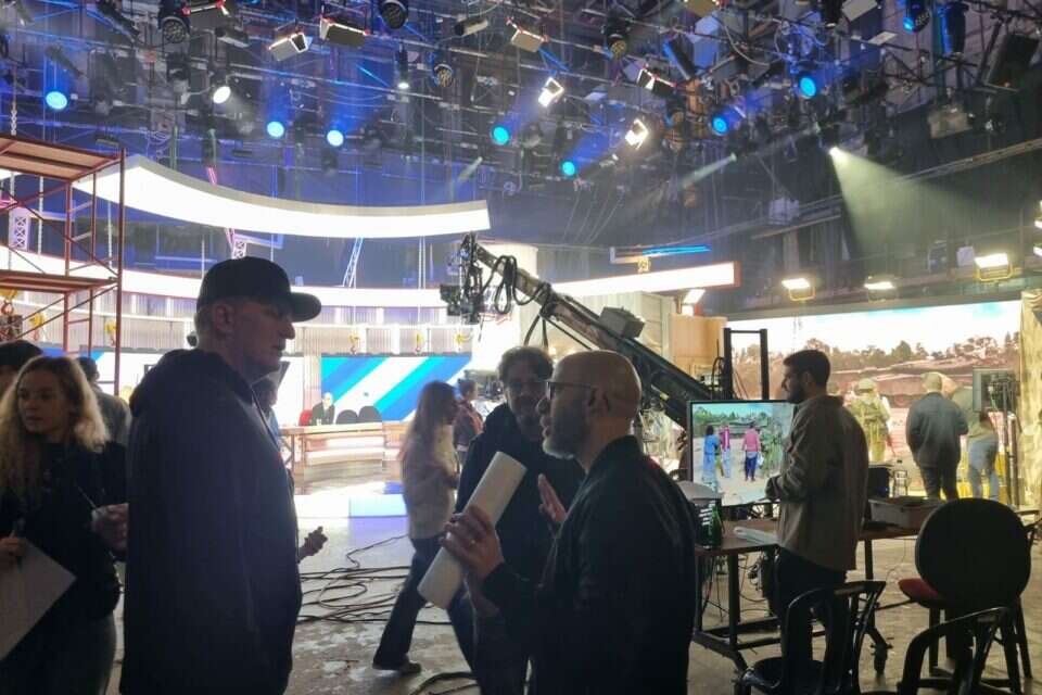 מייקל רפפורט על סט "ארץ נהדרת" , ללא קרדיט