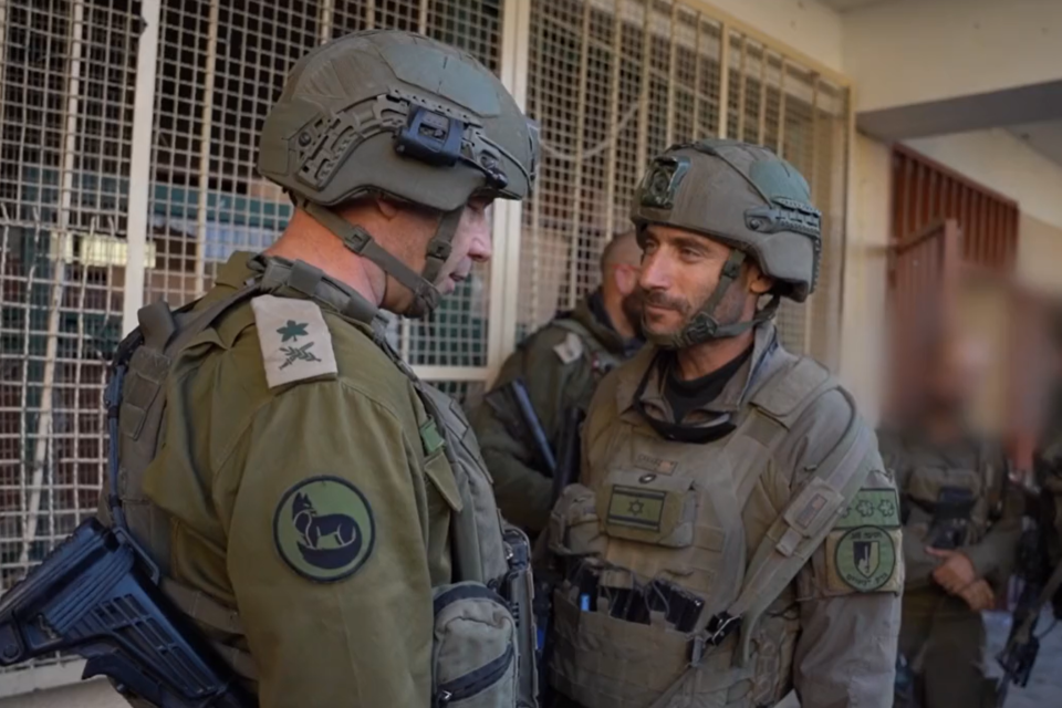 מפקד פיקוד הדרום עם לוחמי חטיבת גולני בשג'עייה: "אתם דור הניצחון" , דובר צה"ל