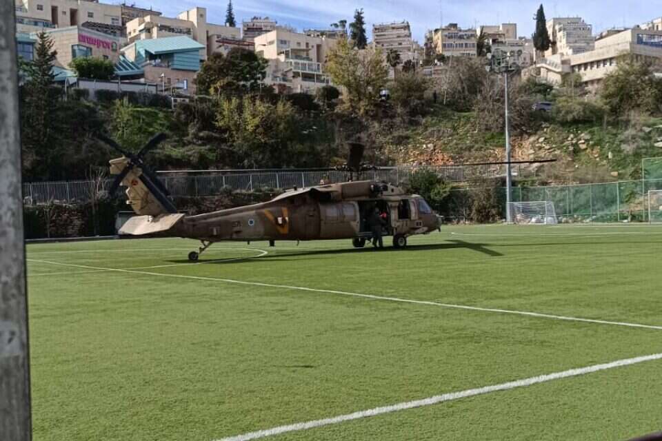 המסוק בבית וגן , אור שמש