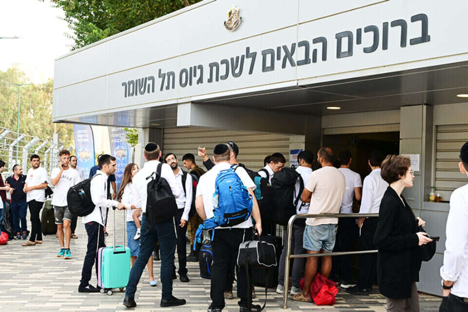 חרדים בלשכת הגיוס (ארכיון) , יוסי זליגר