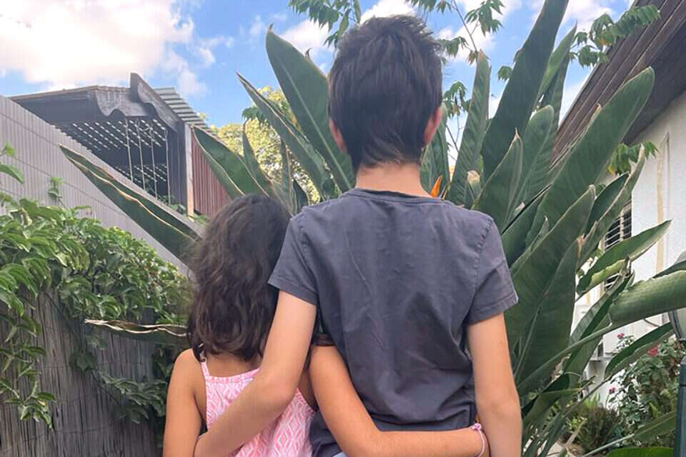 "חייבים למצוא להם בית". שניים מהילדים שצריכים משפחת אומנה , עמותת מכון סאמיט