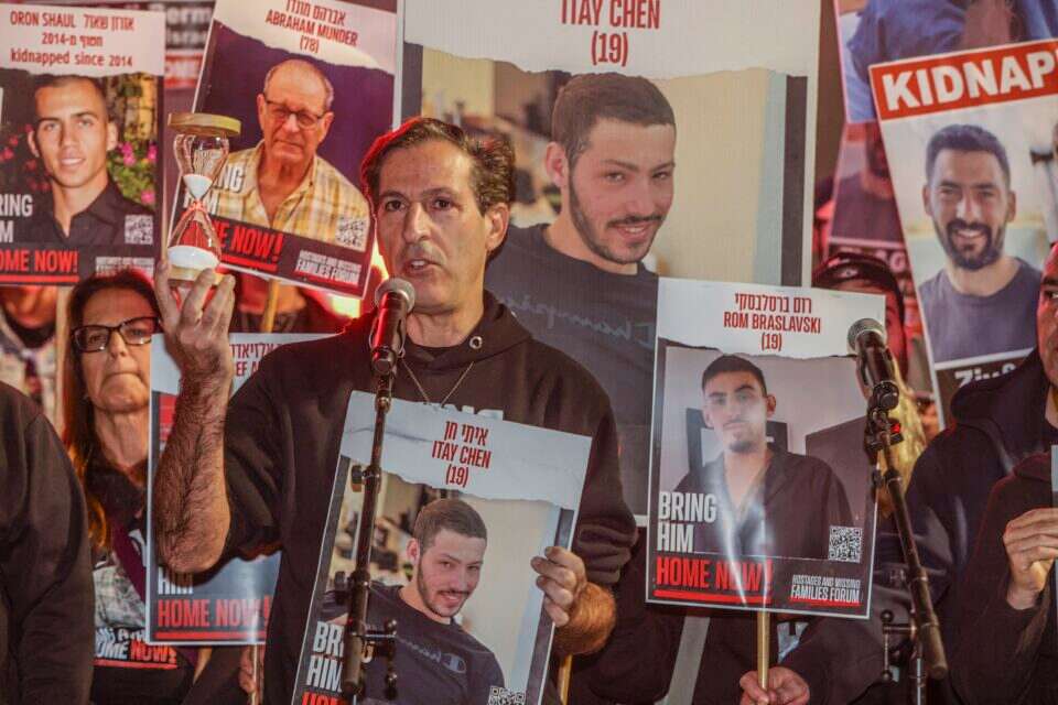 רובי חן, שבנו איתי חן בן מוחזק בשבי חמאס , יהושע יוסף