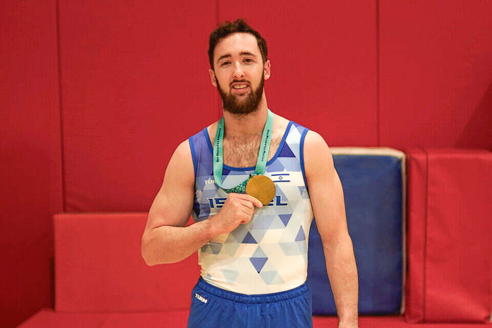 ארטיום דולגופיאט , גיא ביטמן