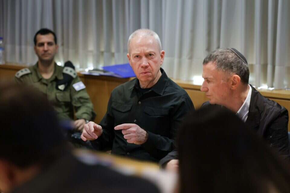 גלנט אירח את ישיבת ועדת החוץ והביטחון של הכנסת , שחר יורמן