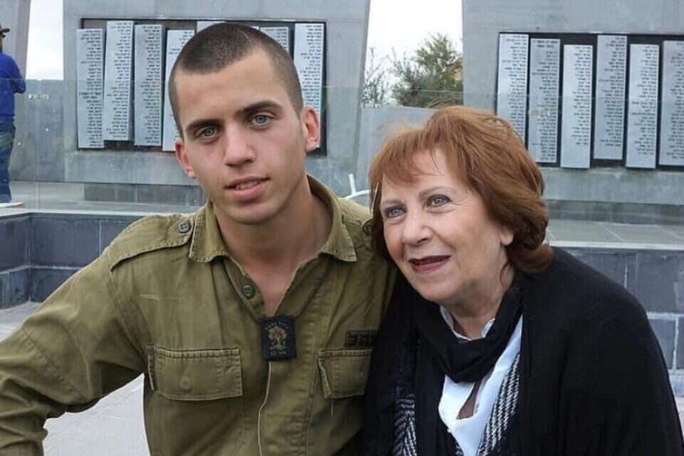 אורון שאול עם אמו זהבה , באדיבות המשפחה