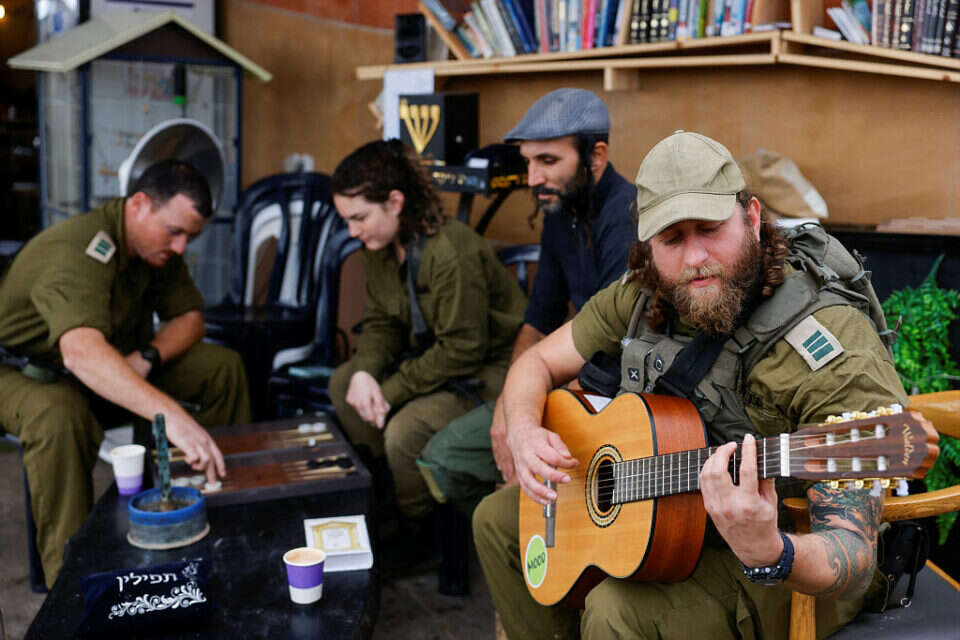 מילואימניקים בעוטף עזה (ארכיון) , רויטרס/אמיר כהן