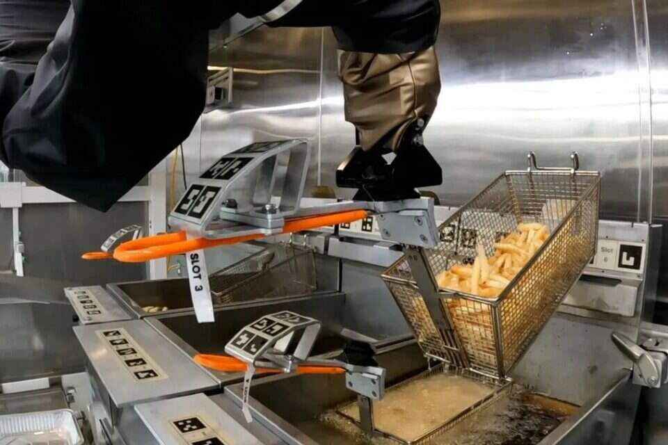 טכנולוגיה במסעד, CaliExpress , ללא
