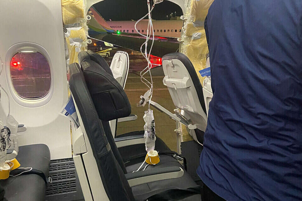 החור שנפער במטוס אלסקה איירליינס , רויטרס