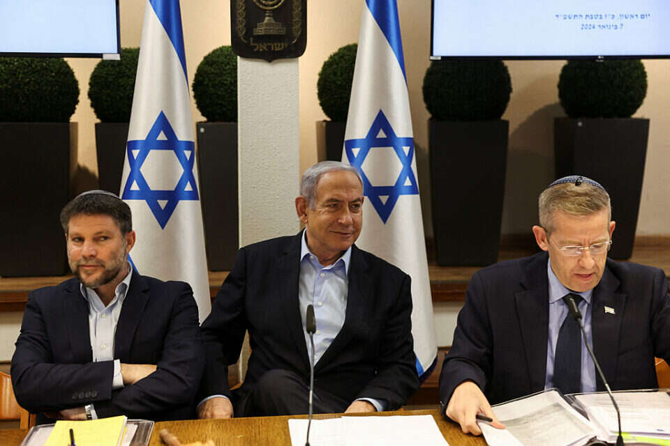 נתניהו וסמוטריץ' בישיבת הממשלה היום בקריה , רויטרס