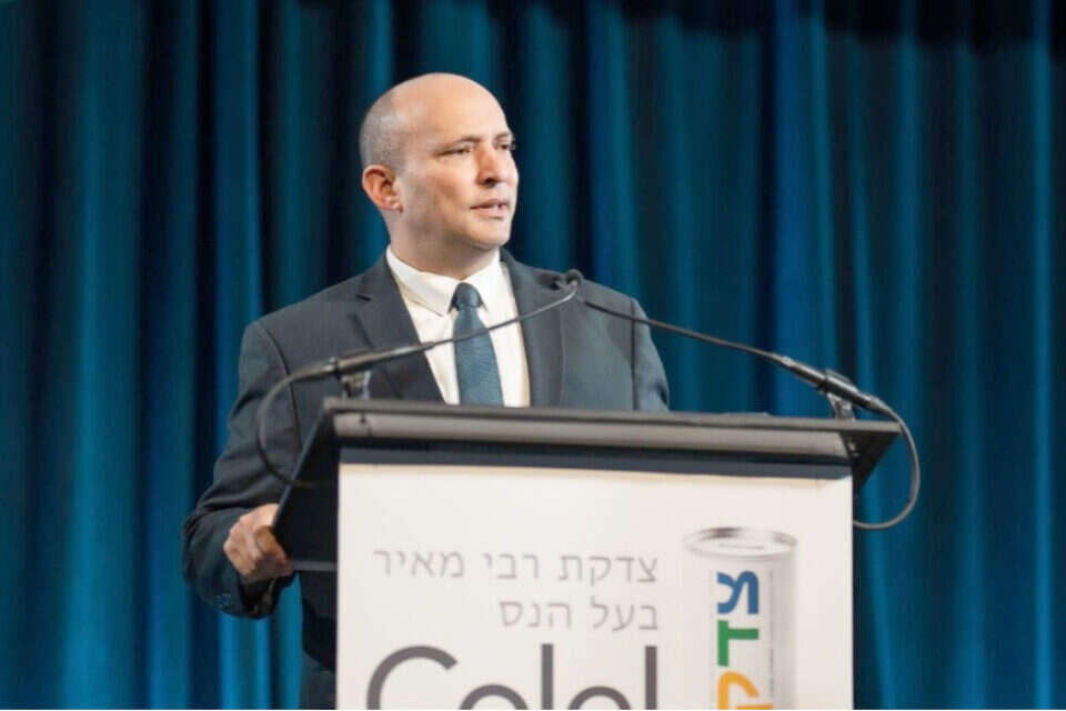 נפתלי בנט
, Yisroel Teitelbaum